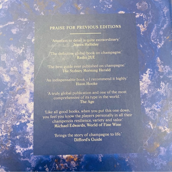 THE CHAMPAGNE GUIDE The Definitive Guide to Champagne 2018-2019 -Tyson Steltzer - Picture 7 of 11